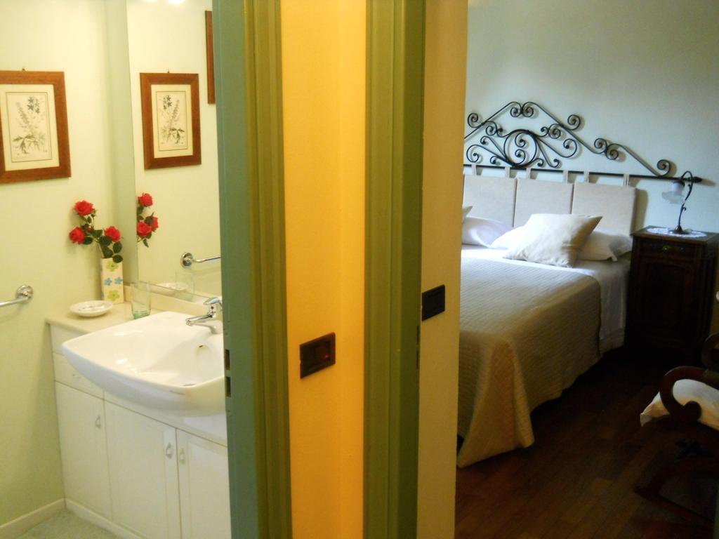 Tenuta Calabiana Diano dʼAlba Δωμάτιο φωτογραφία