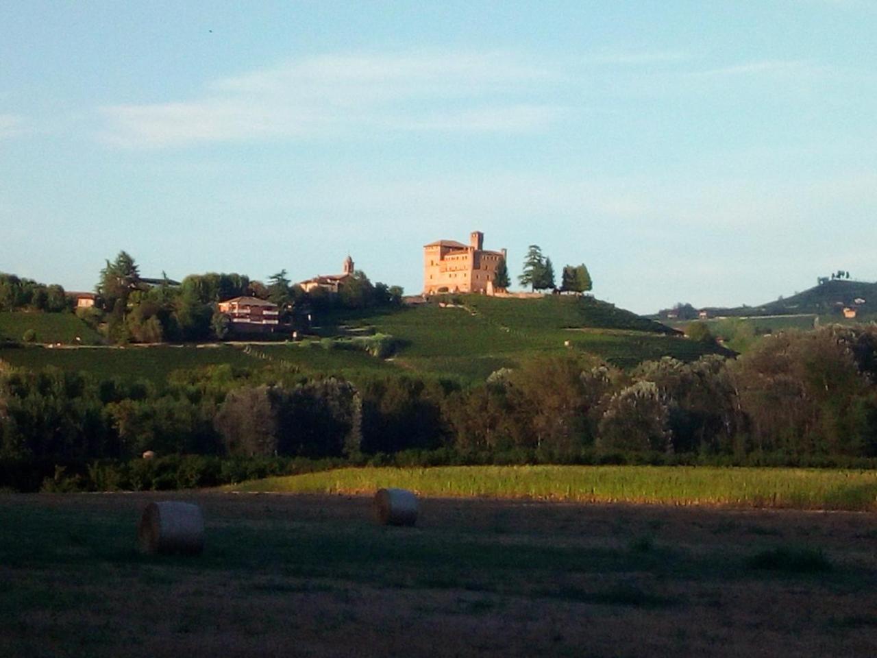 Tenuta Calabiana Diano dʼAlba Εξωτερικό φωτογραφία